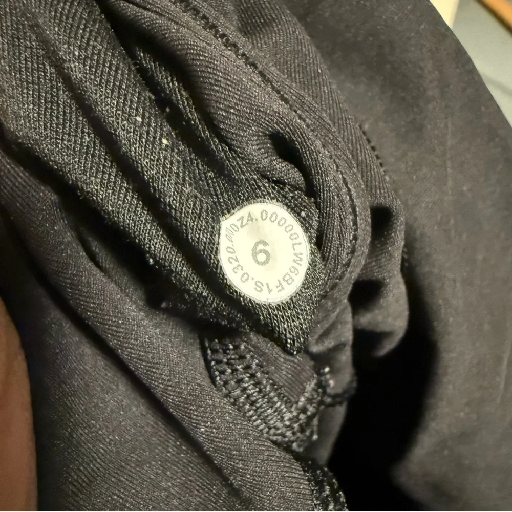 Lululemon Wunder Under Crop High-Rise *Roll Down Scallop Full-On Luxtreme 23